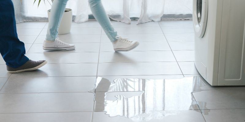 Máquina de Lavar Vazando Água Quando Enche em Cotia: Confira 6 Dicas
